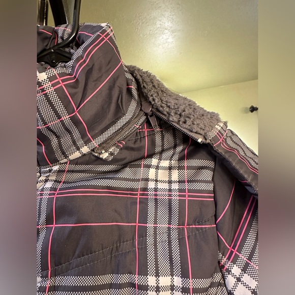 Snow Jacket - Picture 5 of 5